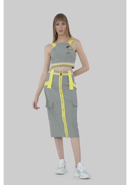 Neon Bant ve Nakış Detaylı Bej Crop Top fiyatları