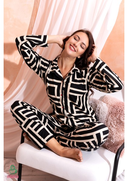 Kışlık Düğmeli Ekose Desen Yılbaşı Temalı Kadın Süet Pijama Takımı fırsatları