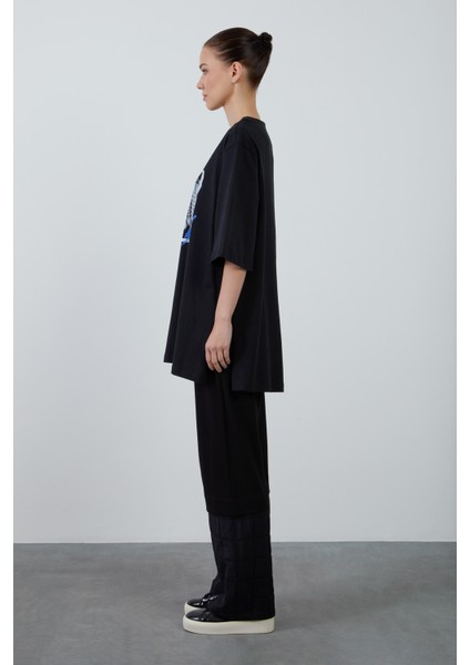 Oversize Yanları Yırtmaçlı Arkası Gizli Fermuarlı Siyah Bluz