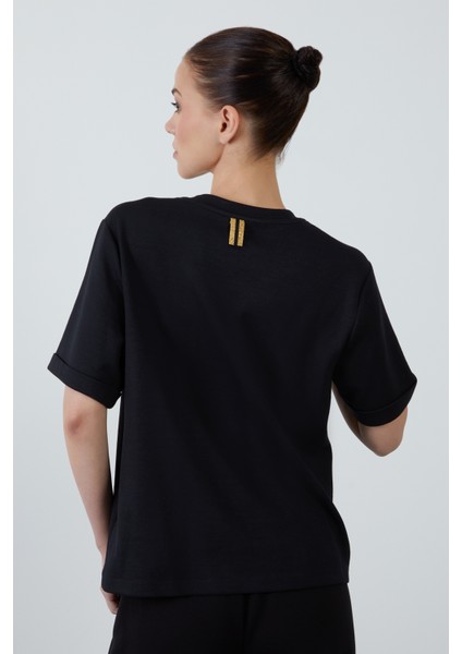 Duble Kollu Rahat Kesim Siyah Tshırt modelleri