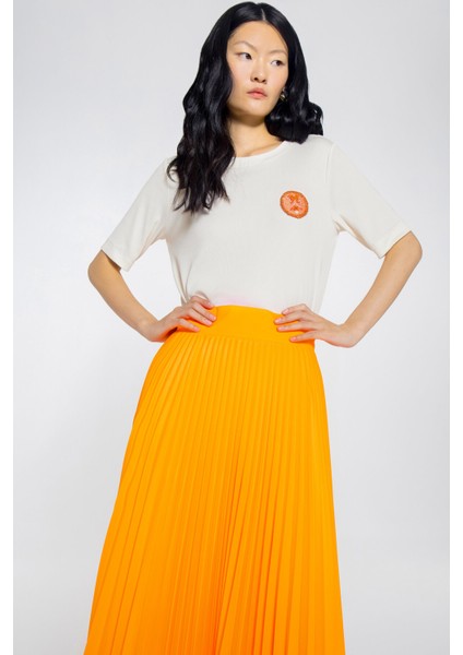 Aplike Nakış Detaylı Basic Ekru Tshirt