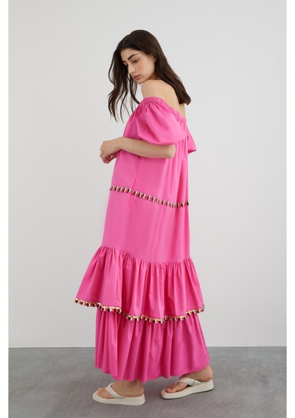 Çizgili Şerit Detaylı Kayık Yaka Pembe Poplin Elbise