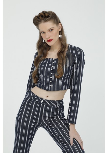 Düğme Detaylı Çizgili Kumaş Lacivert Crop Bluz