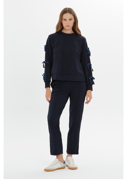 Kurdele Detaylı Yazı Baskılı Siyah Sweatshirt fiyatları