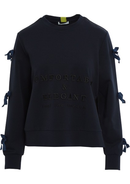 Kurdele Detaylı Yazı Baskılı Siyah Sweatshirt indirimleri