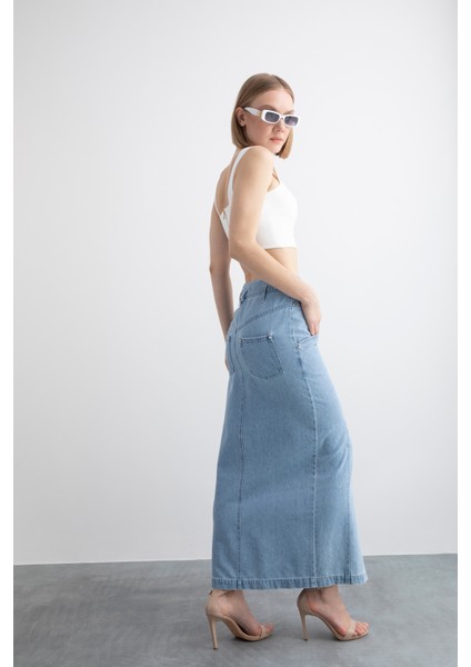 Yüksek Bel Ön Yırtmaç Detaylı Cep ve Rivet Detaylı Denim Etek modelleri