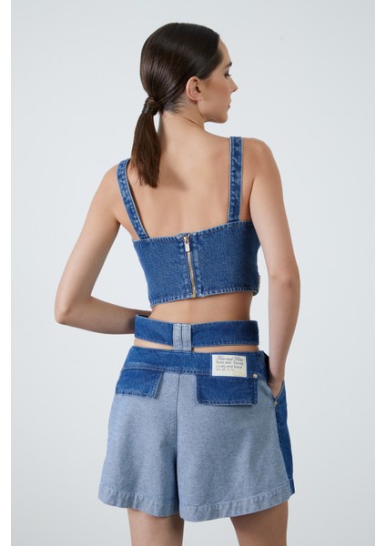 Bel Detaylı Jean Mini Şort