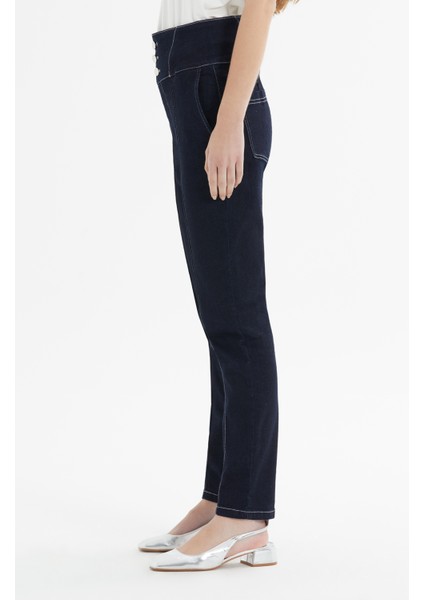 Kruvaze Kapama Beyaz Kontrast Dikiş ve Nervürlü Salopet Mavi Denim indirimleri