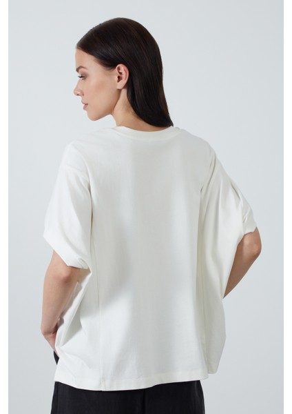Kısa Kollu Basic Beyaz Tshirt fırsatları