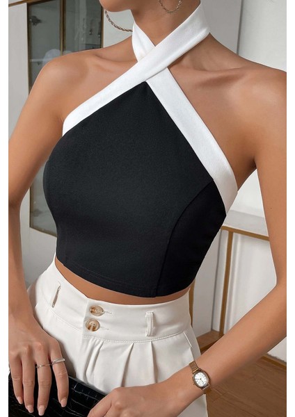 Boyundan Bağlamalı Kısa Crop Bluz