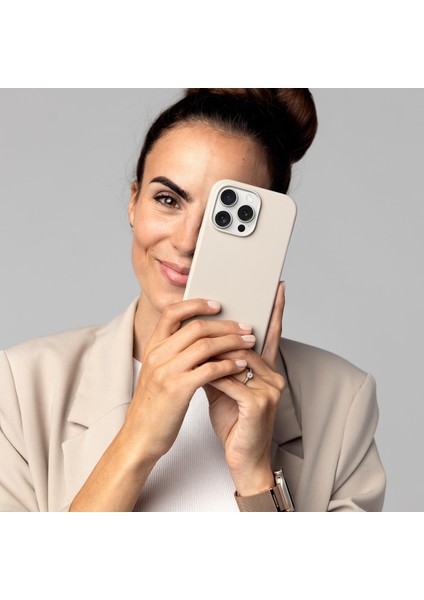 Yumuşak Silikon Kapak & Kılıf Apple iPhone 16 - Krem fiyatları