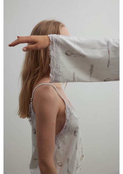 Kadın Pamuklu Ayarlanır Ip Askılı V Yaka Atlet indirimleri