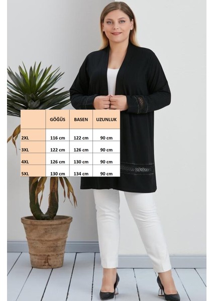 For Esra Bıg Trend Kadın Büyük Beden Kol ve Etek Ucu Güpür Taş Detaylı Ön Açık Örme Midi Boy Esnek Hırka Siyah fiyatları