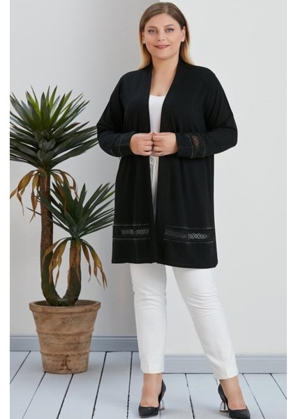 For Esra Bıg Trend Kadın Büyük Beden Kol ve Etek Ucu Güpür Taş Detaylı Ön Açık Örme Midi Boy Esnek Hırka Siyah indirimleri