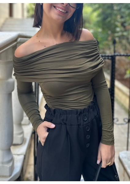 Kadın Haki Kayık Yaka Bluz fırsatları