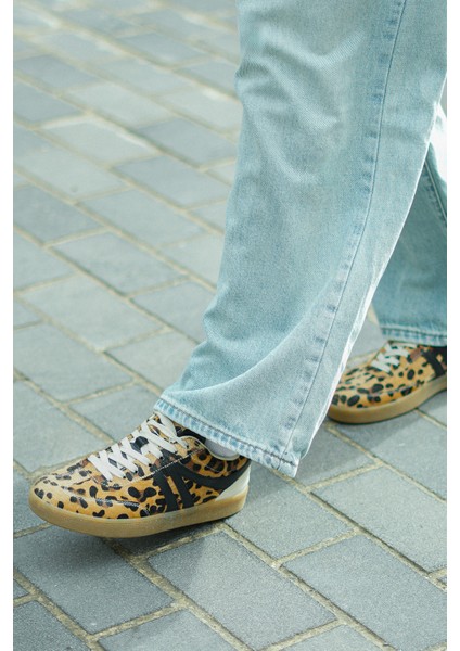 Kadın Sneaker Bağcıklı Düz Taban Spor Ayakkabı Tiyone Leopar