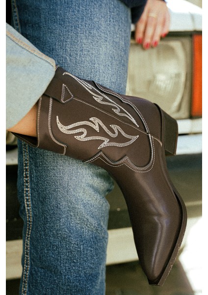 Kadın Sivri Burun Nakışlı Western Bot Tevlus Kahve fırsatları