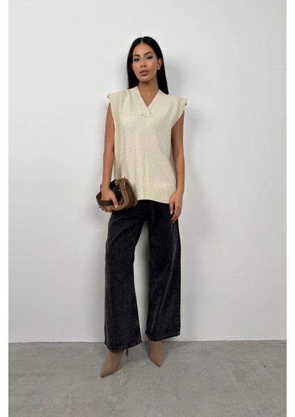 V Yaka Bej Oversize Süveter