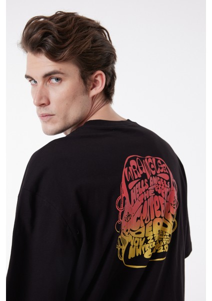 Loose Fit %100 Pamuk Sırtı Baskılı Bisiklet Yaka Tişört indirimleri