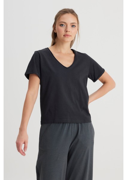 Regular Fit Normal Kesim V Yaka %100 Pamuk Siyah Tişört