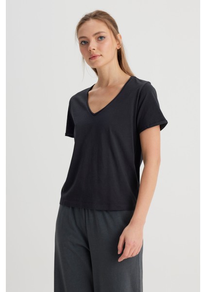 Regular Fit Normal Kesim V Yaka %100 Pamuk Siyah Tişört fiyatları