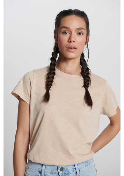 Regular Fit Normal Kesim Bisiklet Yaka Bej Tişört