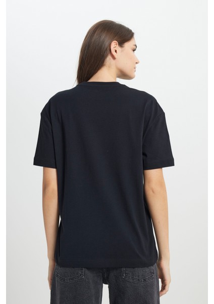 Loose Fit Rahat Kesim Bisiklet Yaka %100 Pamuk Beyaz Tişört