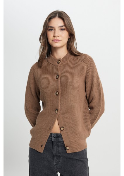 Regular Fit Normal Kesim Düğme Detaylı Camel Triko Kazak fiyatları