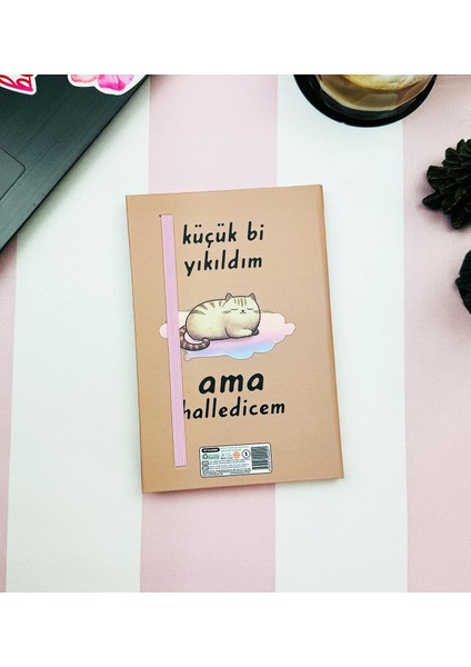 Küçük Bi Yıkıldım V2 Kedi Tasarım Lastikli Çizgisiz Defter