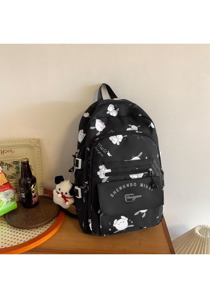 Ortaokul, Üniversite Öğrencilerinin Geniş Kapasiteli Sırt Çantaları (Yurt Dışından)