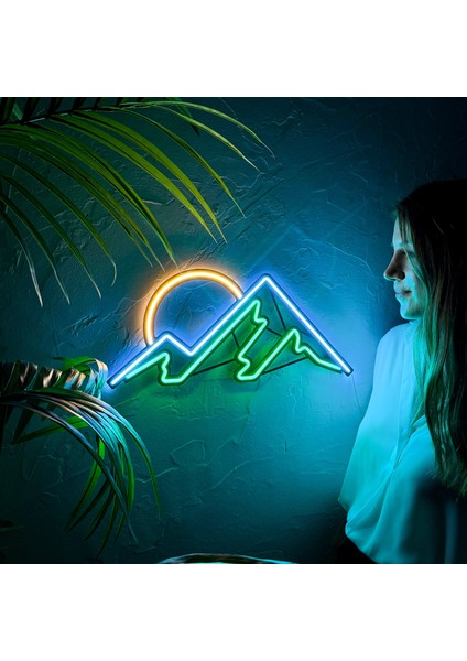 Mountain Neon Duvar Dekoru - Modern Dağ Silueti, Buz Mavi & Yeşil Duvar LED Dekoru | 50 cm x 20 cm