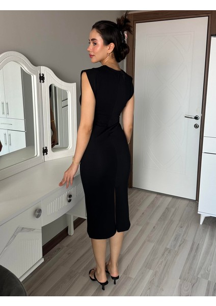 Kadın Siyah Vatka Görünümlü %100 Pamuk Penye Kolsuz Rahat Salaş Kesim Günlük Basic Midi Boy Elbise
