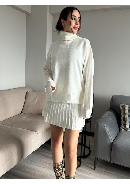 Kadın Ekru Kalın Kışlık Kazak ve Pileli Mini Etek Ikili Takım Pamuk Kışlık Boğazlı Alt Üst Triko Takım modelleri