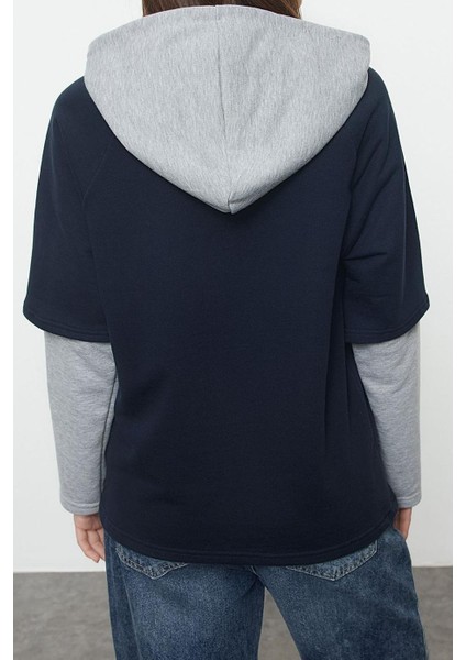 Tarz Bol Kapüşonlu Düşük Kol Uzun Geniş Kalıp Kol Detaylı Kalın Örme Sweatshirt