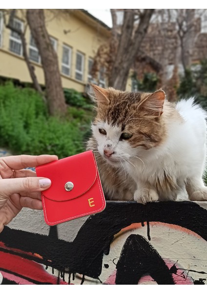Pinkylola Design-Kare Model E Harfi Kırmızı Deri Gold Harf Detaylı Mini Bozuk Para Cüzdanı