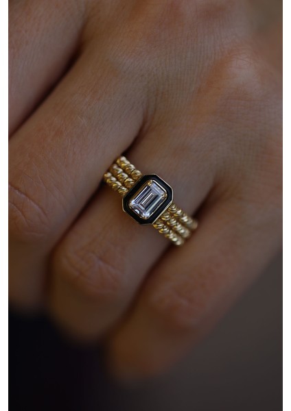 14 Ayar Altın Ema Baget Detaylı Dorika Yüzük