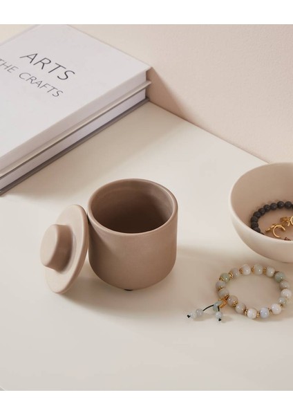 426557 "kalının" 9,2cm Yüksekliğinde 8,1cm Çapında Kapaklı Kap