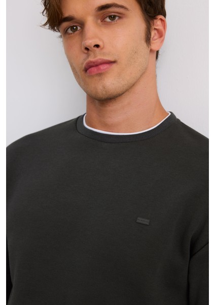 Çift Yaka Comfort Sweatshirt