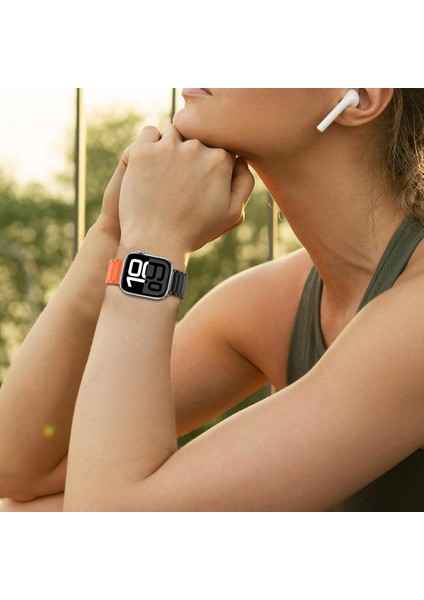 Apple Watch 10. Seri 46MM Silikon Tırtıklı Kordon Strap Kayış KRD-122 Siyah-Yeşil-Siyah-Turuncu