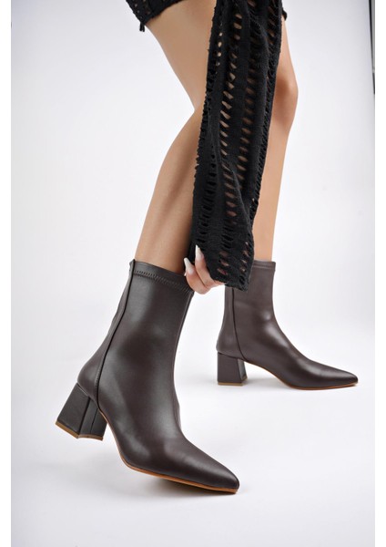 Darja Garantili Sivri Burun Arkadan Fermuarlı Kadın Topuklu Bot fırsatları