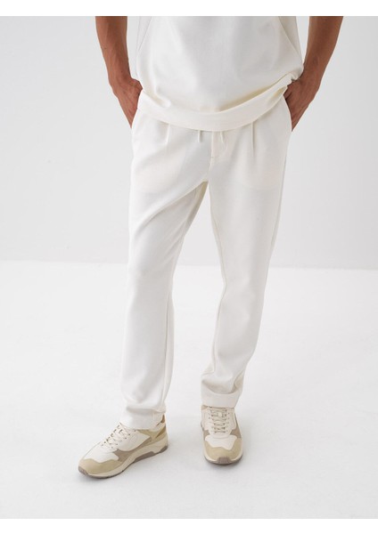 Erkek Ekru Pamuk Dokulu Regular Fit Jogger Pantolon