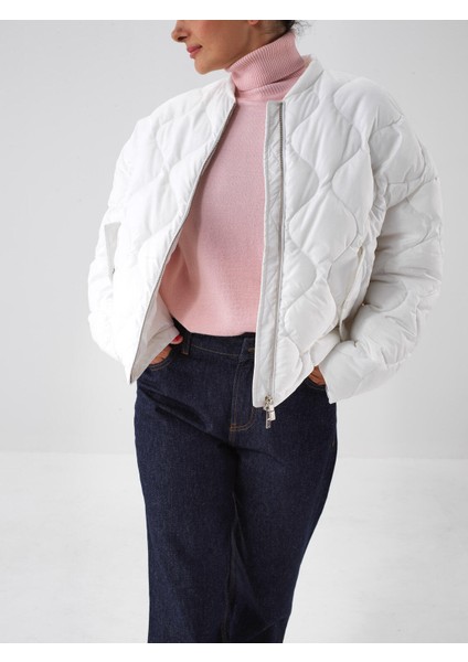 Kadın Beyaz Formunu Koruyan Oversize Mont