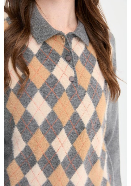 Kadın Polo Yaka Önü Baklavalı Yün Kazak Füme modelleri