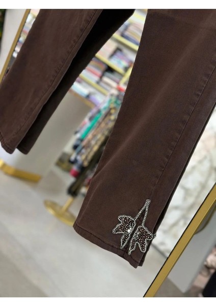 25W2400 Yapraklı Taşlı Kot Pantolon