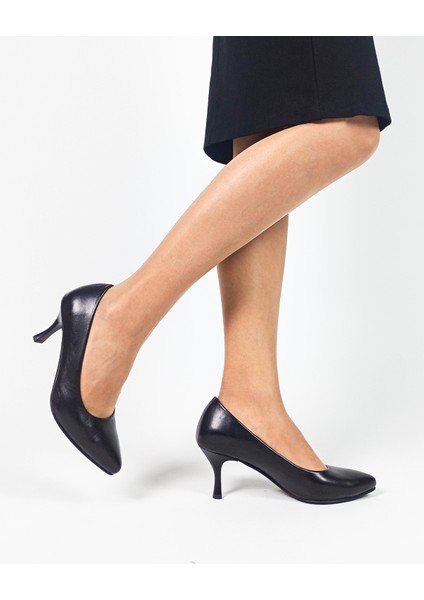Deri Siyah Renk Alçak Topuk Kadın Stiletto