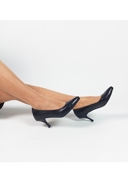 Deri Siyah Renk Alçak Topuk Kadın Stiletto fiyatları