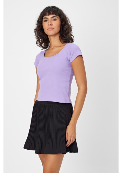 U Yaka Slim Fit Crop T-Shirt (B24-0096)