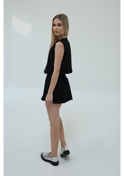 Zımba Detaylı Mini Etek - Siyah fırsatları