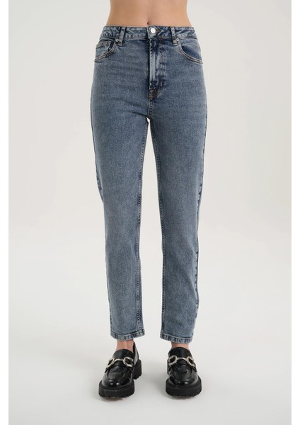 Orta Mavi Yüksek Bel Patı Fermuarlı Slim Fit Mom Jean Pantolon C 4932-005 fiyatları