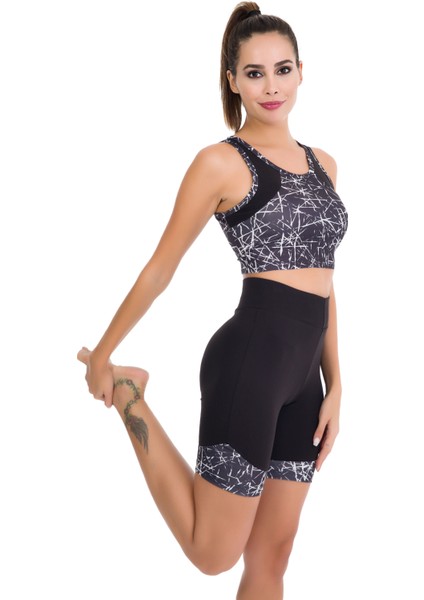 Siyah Çizgili Şortlu Sporcu Takım
